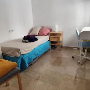 confortable-habitacin-cntrica-en-piso-privado.1costadelsol.com/
